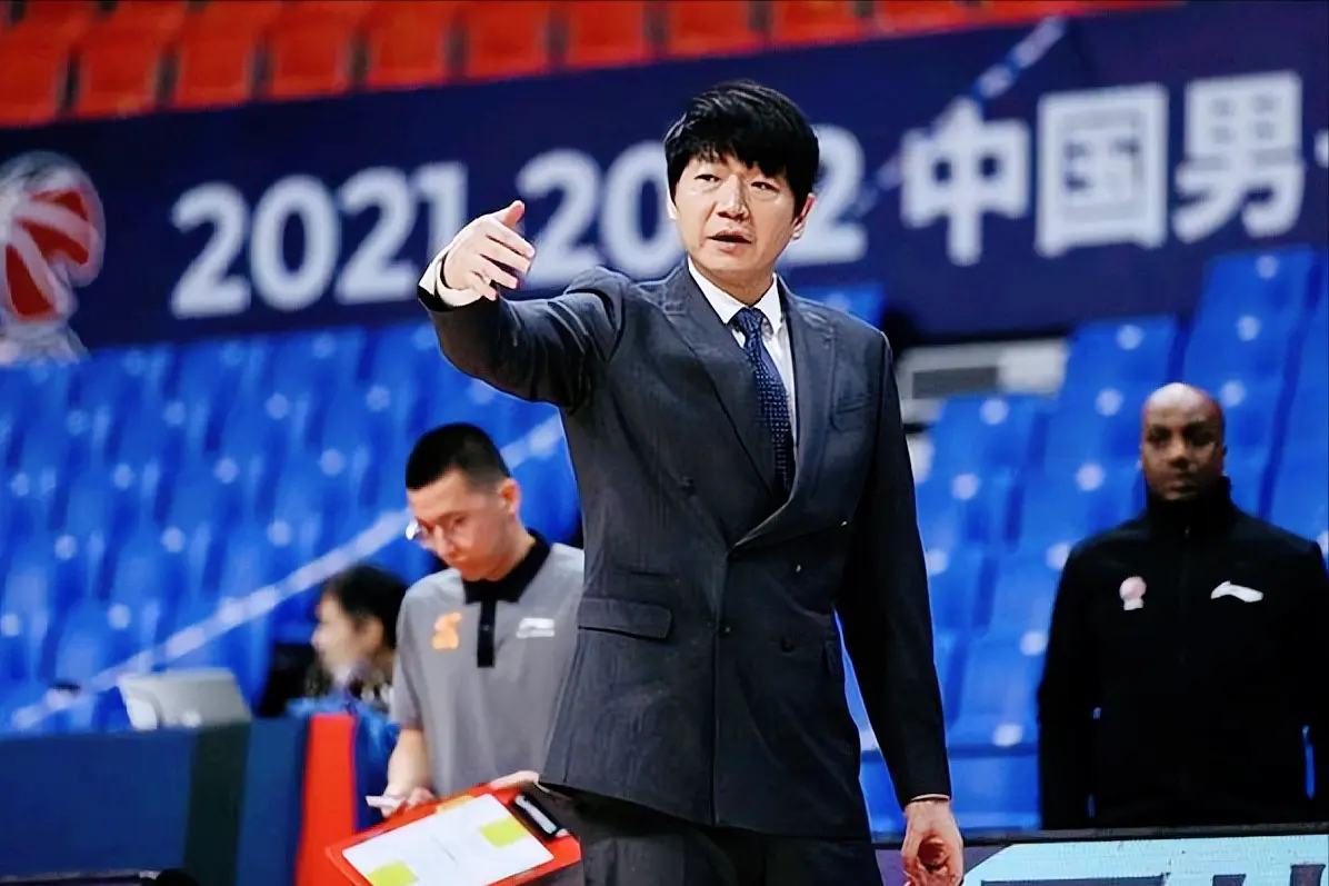 LHhbn, 邱彪出手依 LHhbn, 邱彪出手依